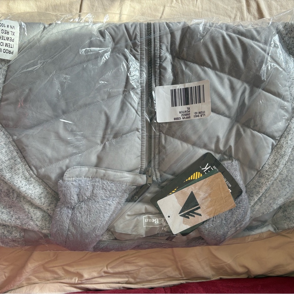 L.L. Bean Light Gray Quilted & Heathered Jacket - Picture 10 of 10
